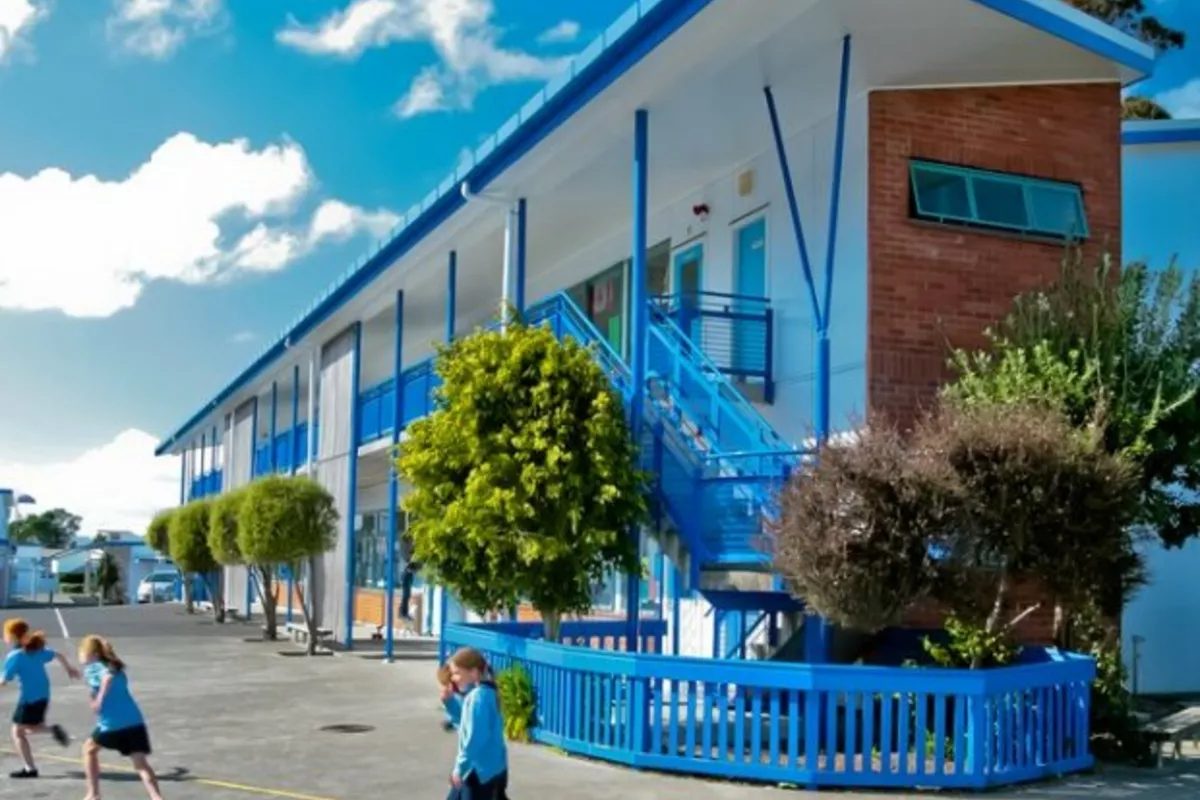 Murrays Bay School